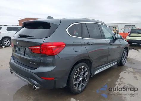 2021 BMW X1 xDrive28I z USA, uszkodzony, nr VIN WBXJG9C05M5T77726